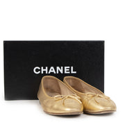 Authentieke tweedehands vintage Chanel Gold Ballerina Flats - size 40 koop online webshop LabelLOV