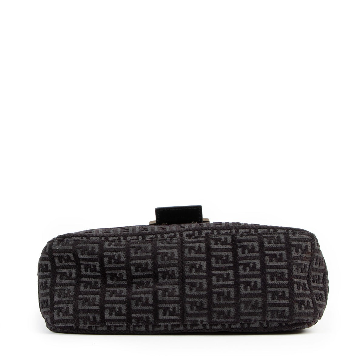 Buy online an authentic second hand Fendi Black Zuccchino Baguette Shoulder Bag in very good at Labellov in Antwerp.