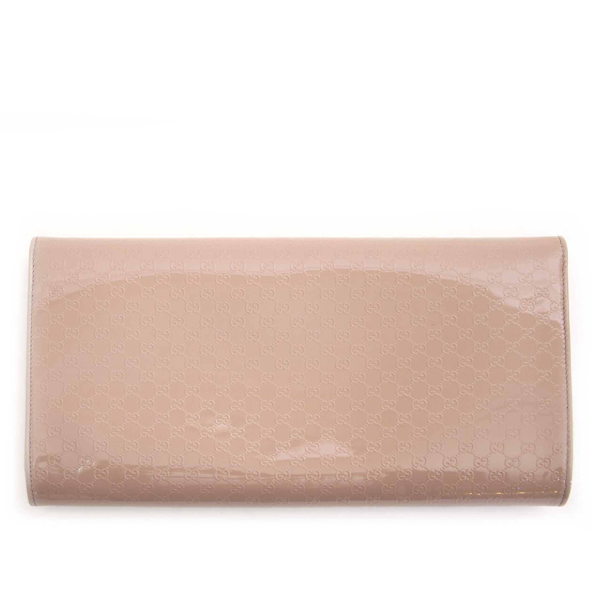 Gucci Nude Micro Guccissima Patent Broadway Clutch Buy secondhand Gucci bags at Labellov. Safe online shopping at a fair price. Koop tweedehands Gucci handtassen bij Labellov. Veilig online winkelen voor een eerlijke prijs.
