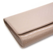 Gucci Nude Micro Guccissima Patent Broadway Clutch Buy secondhand Gucci bags at Labellov. Safe online shopping at a fair price. Koop tweedehands Gucci handtassen bij Labellov. Veilig online winkelen voor een eerlijke prijs.