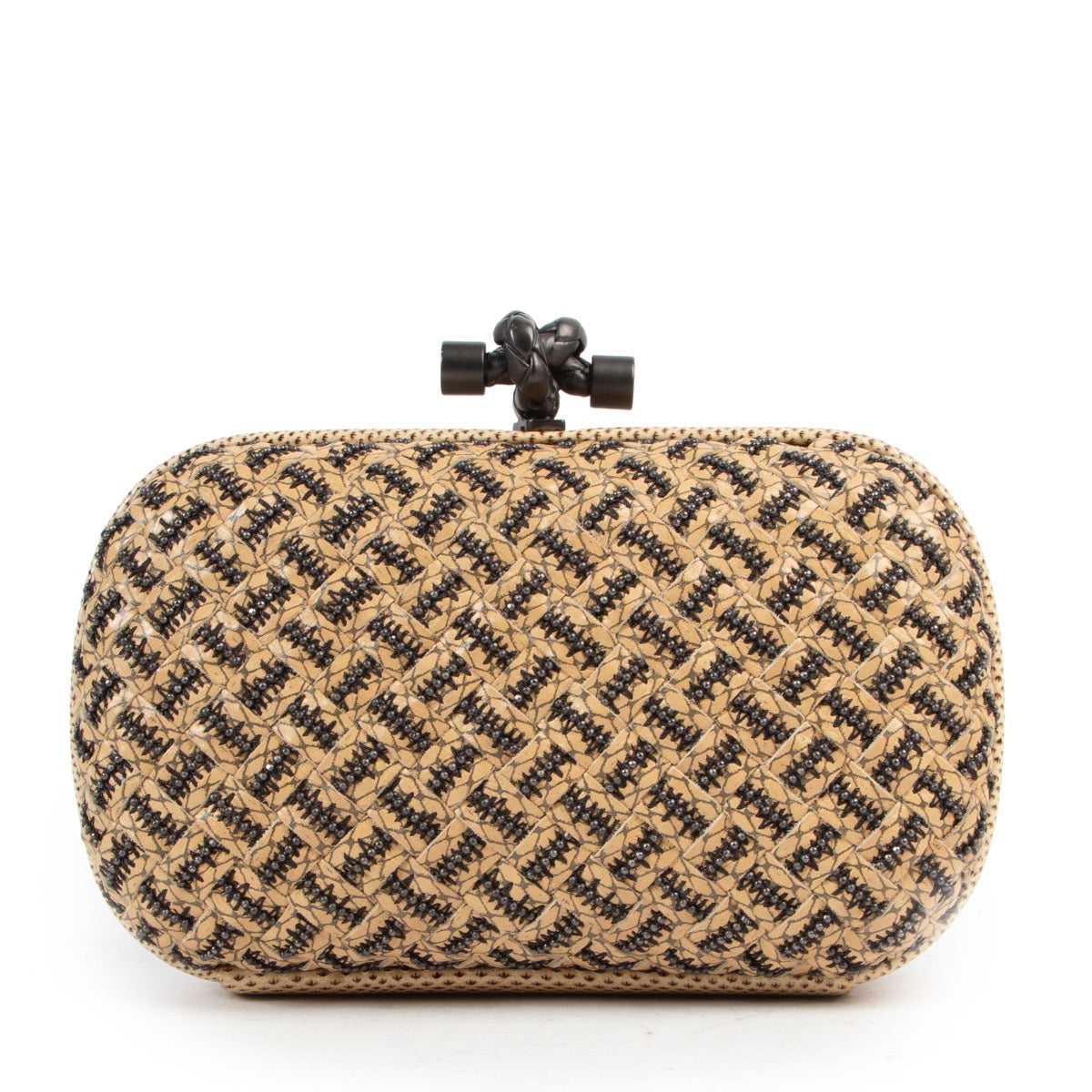Shop safe online 100% authentic second hand bottega veneta brown Clutch in very good condition at the right price at Labellov.com in Antwerp.