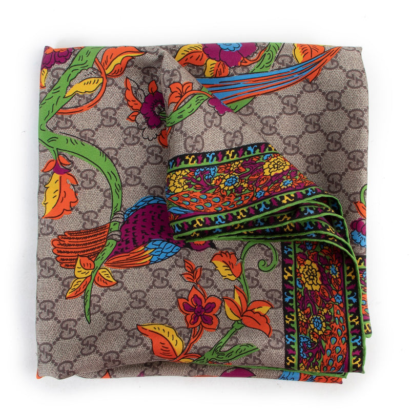 Shop safe online authentic second hand Gucci Monogram Floral Scarf in very good condition at the right price at Labellov Antwerp.