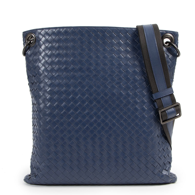Authentieke Tweedehands Bottega Veneta Blue Intrecciato Woven Nappa Leather Messenger Bag juiste prijs veilig online shoppen luxe merken webshop winkelen Antwerpen België mode fashion