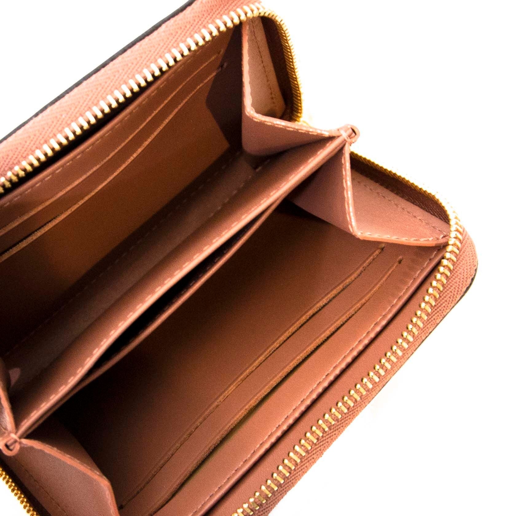 Buy authenthic secondhand Louis Vuitton Wallet at labellov webshop.
