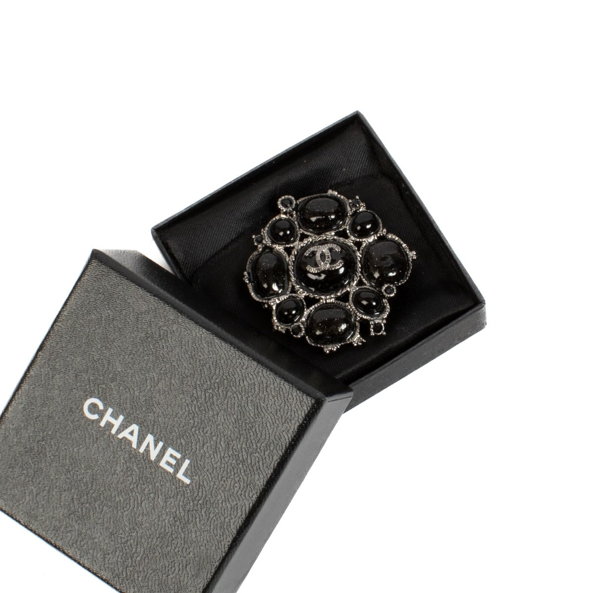 authentic Chanel Black Brooch on Labellov.com