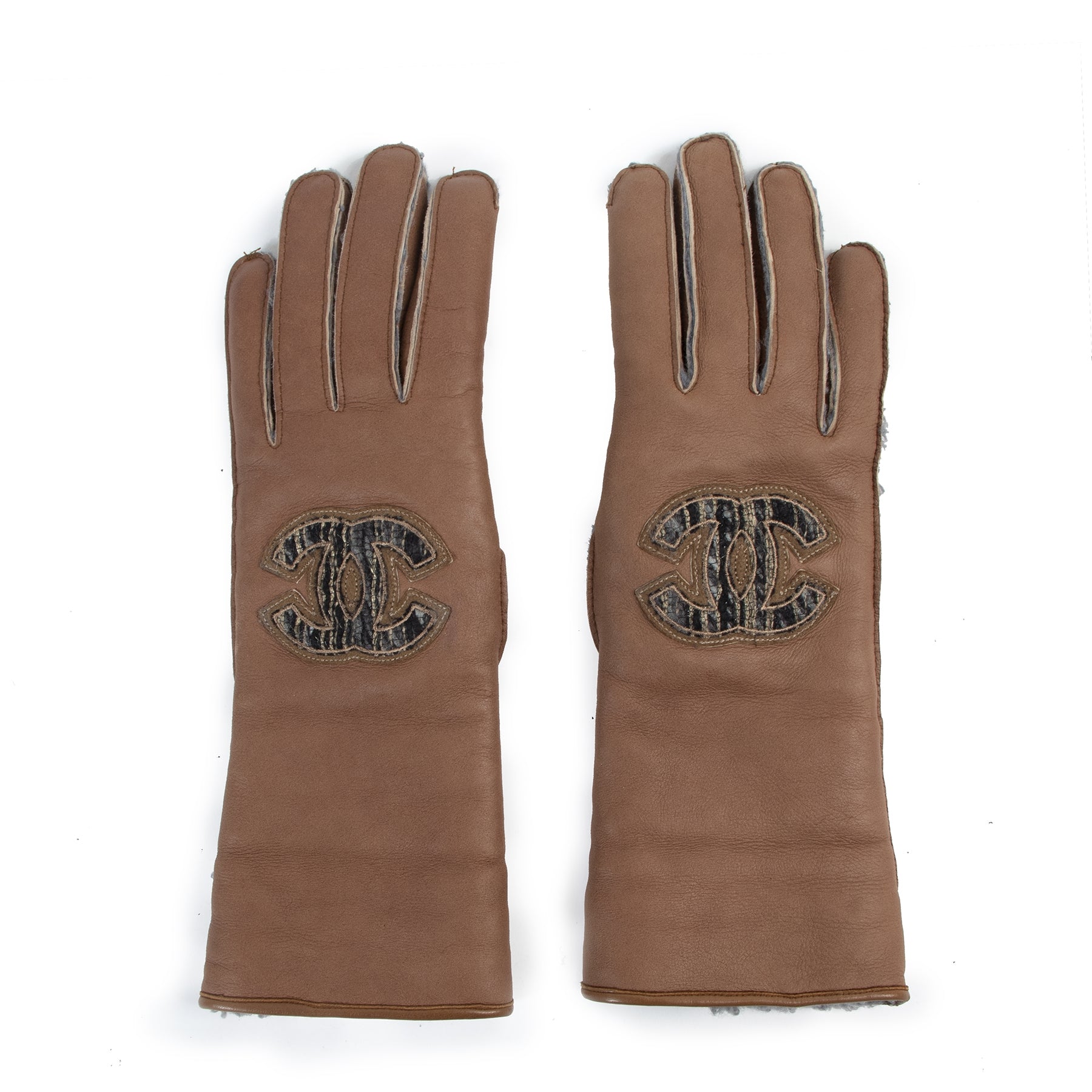 Authentic secondhand Chanel Brown Leather CC Logo Gloves designer bags accessories fashion luxury vintage webshop safe secure online shopping