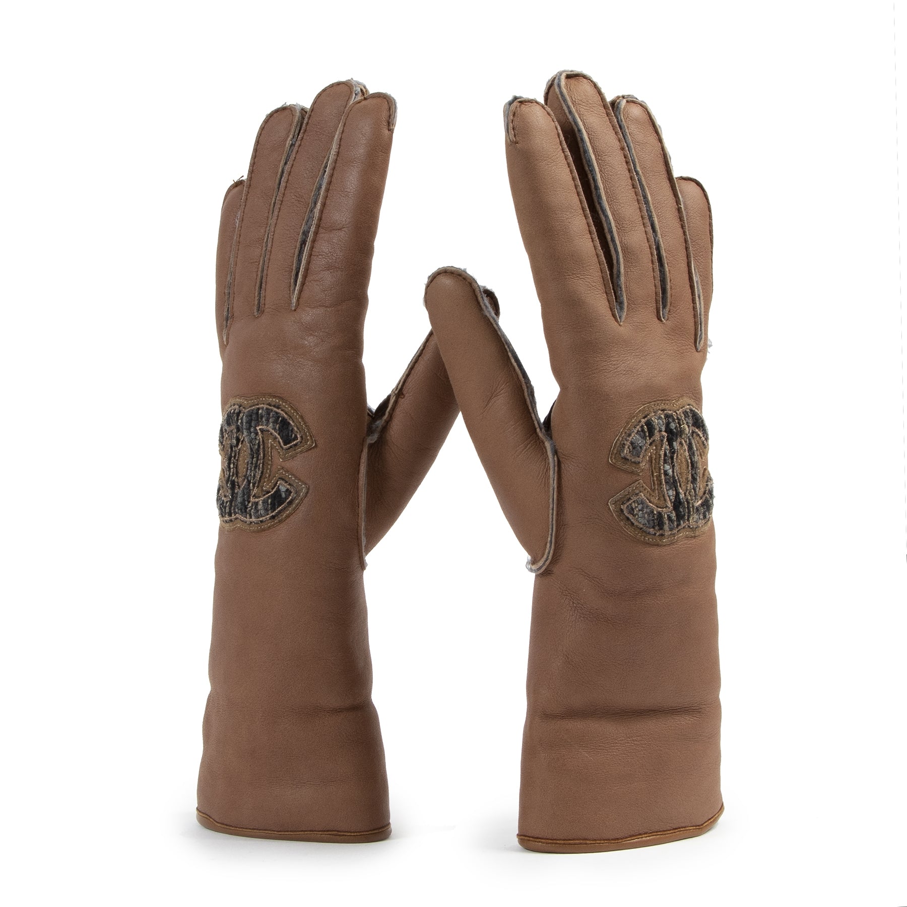 Authentieke Tweedehands Chanel Brown Leather CC Logo Gloves juiste prijs veilig online shoppen luxe merken webshop winkelen Antwerpen België mode fashion