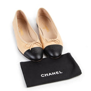 Buy and sell your authentic designer items at Labellov. Buy Chanel Ballerinas in good condition online or in store.