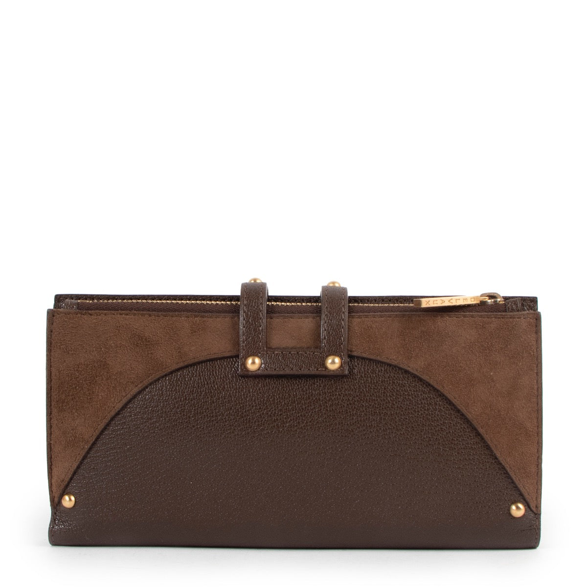 Shop safe online at Labellov in Antwerp this 100% authentic second hand Delvaux Brown Nubuck Wallet