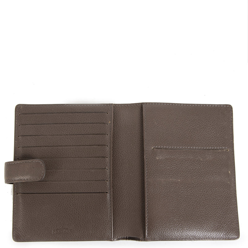 Authentic Delvaux Brillant Brown Leather Wallet d'occasion en toute sécurité boutique en ligne LabelLOV marque de lux LabelLOV Anvers Belgique