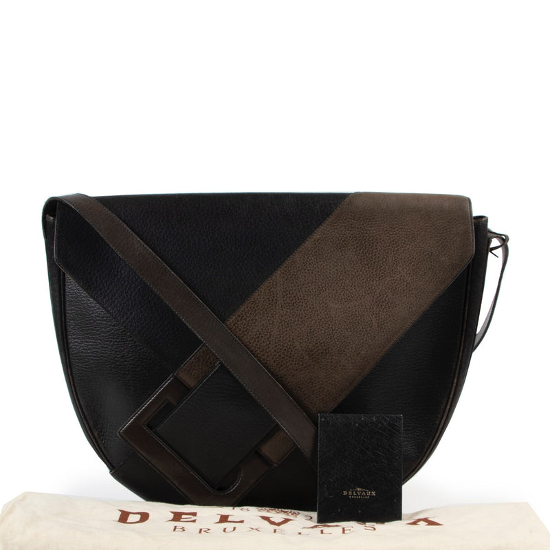 Shop safe online 100% authentic second hand Delvaux Black Crossbody Bag in very good condition at the right price at Labellov in Antwerp.