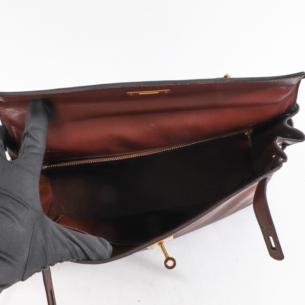 Achetez seconde main Hermes Kelly chez Labellov Bruxelles Labellov Knokke Labellov Anvers