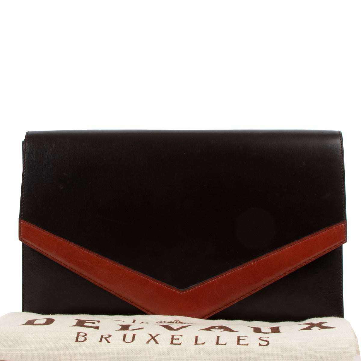 Buy an authentic second hand Delvaux Brown Calf Leather Clutch in good condition at Labellov Antwerp.