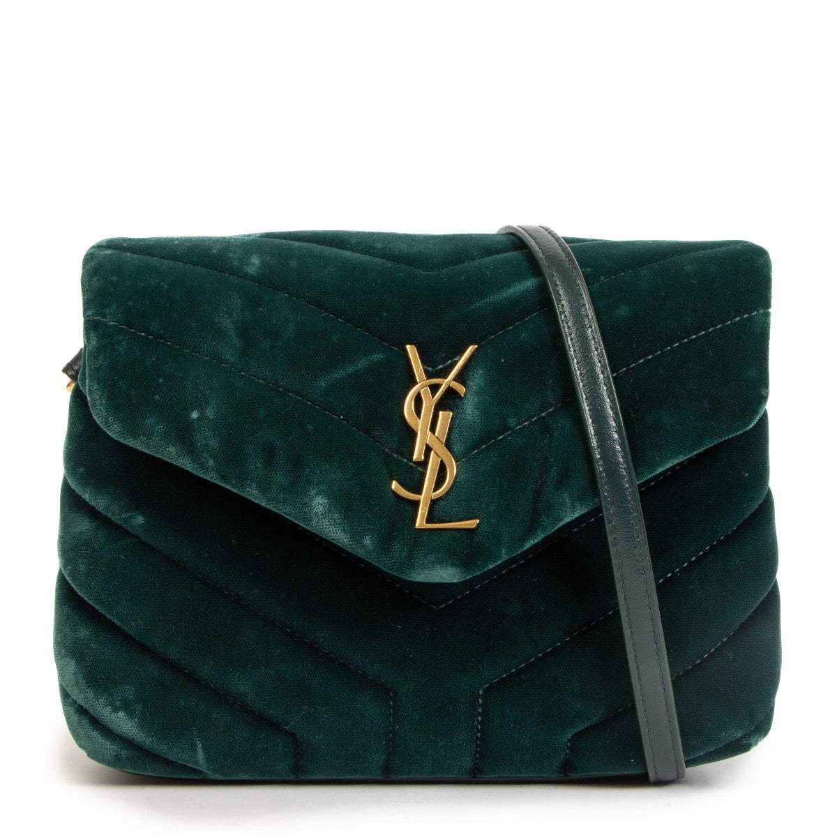 Shop safe online at Labellov in Antwerp, Brussels and Knokke this 100% authentic second hand Saint Laurent Green Velvet Toy Loulou Shoulder Bag