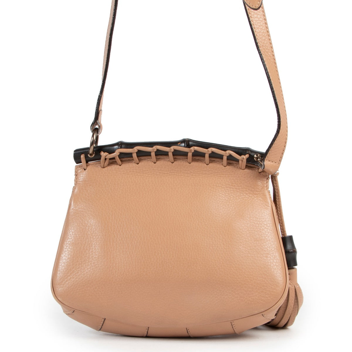 Buy authentic secondhand Gucci bags at Labellov vintage fashion webshop for the lowest price. Koop authentieke tweedehands Gucci tassen bij Labellov vintage mode webshop aan de laagste prijs.