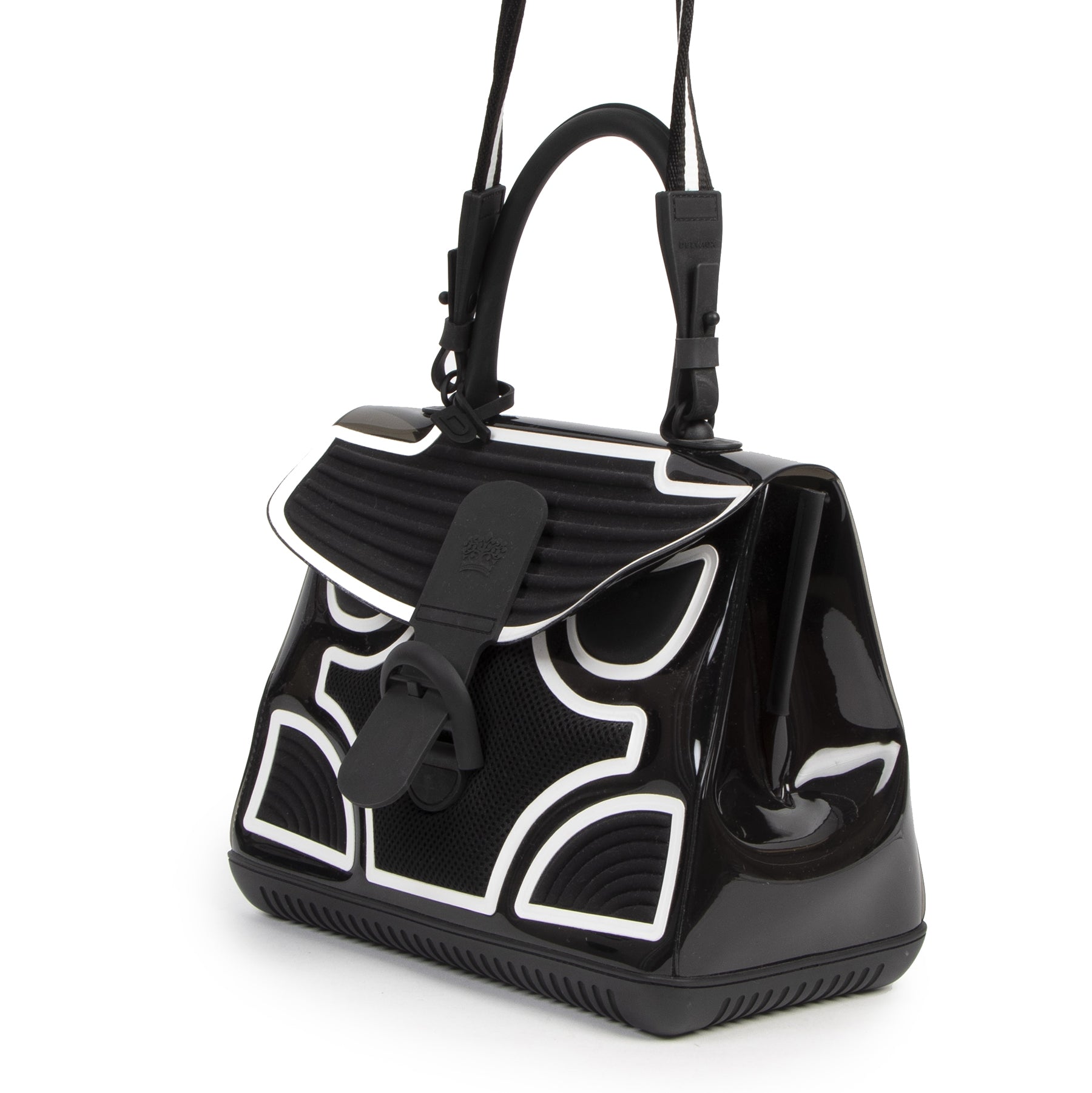 Buy and sell your authentic Delvaux MM Brillant Champion for the best price at labellov