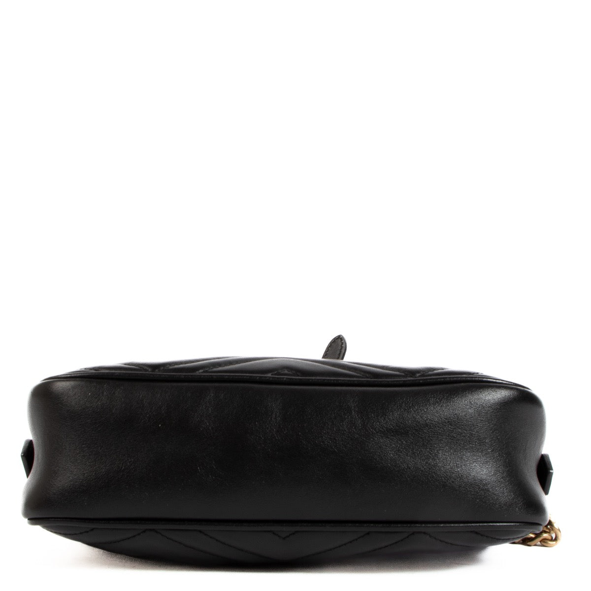 Shop safe online at Labellov in Antwerp this 100% authentic second hand Gucci Brown Matelassé Small Marmont Shoulder Bag