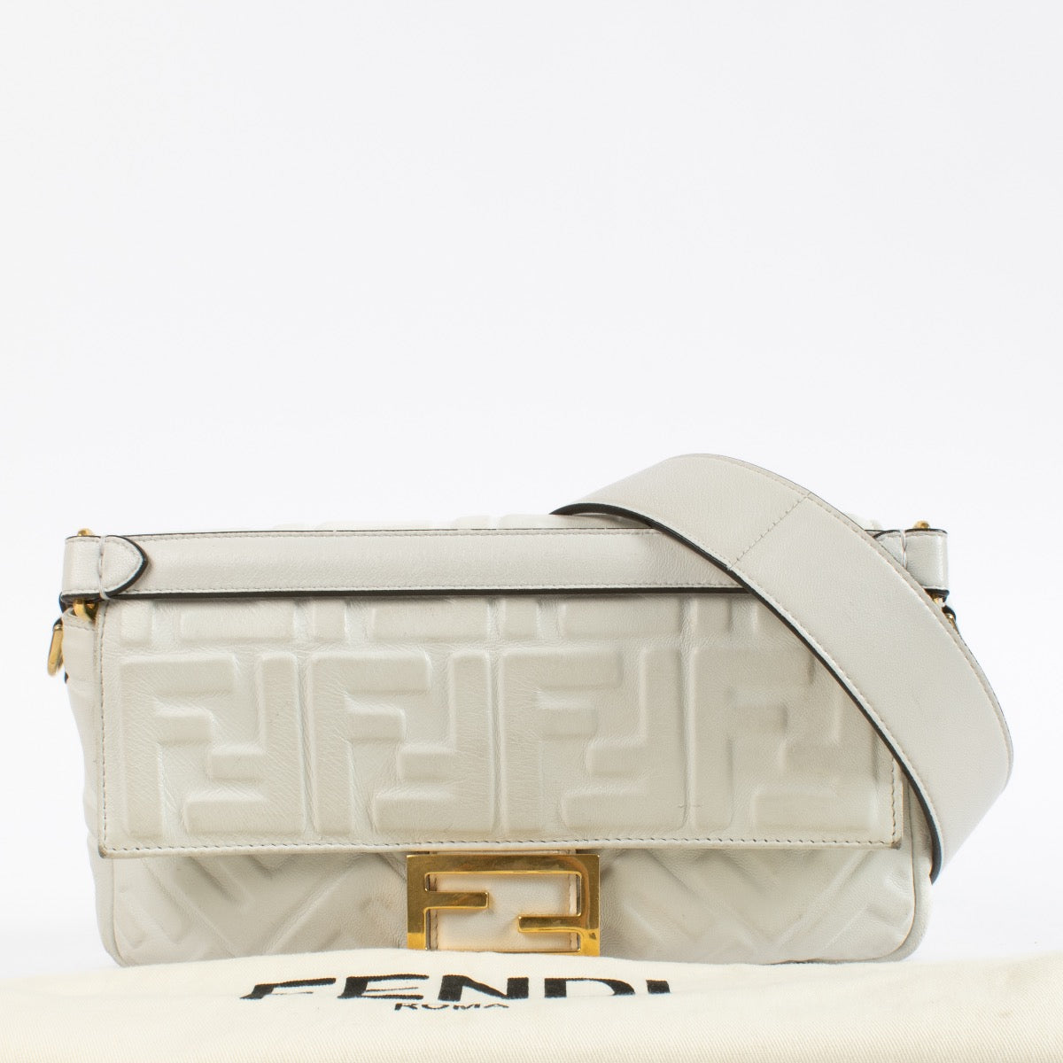 Shop 100% authentic secondhand Fendi White Baguette Top Handle Bag on Labellov.com