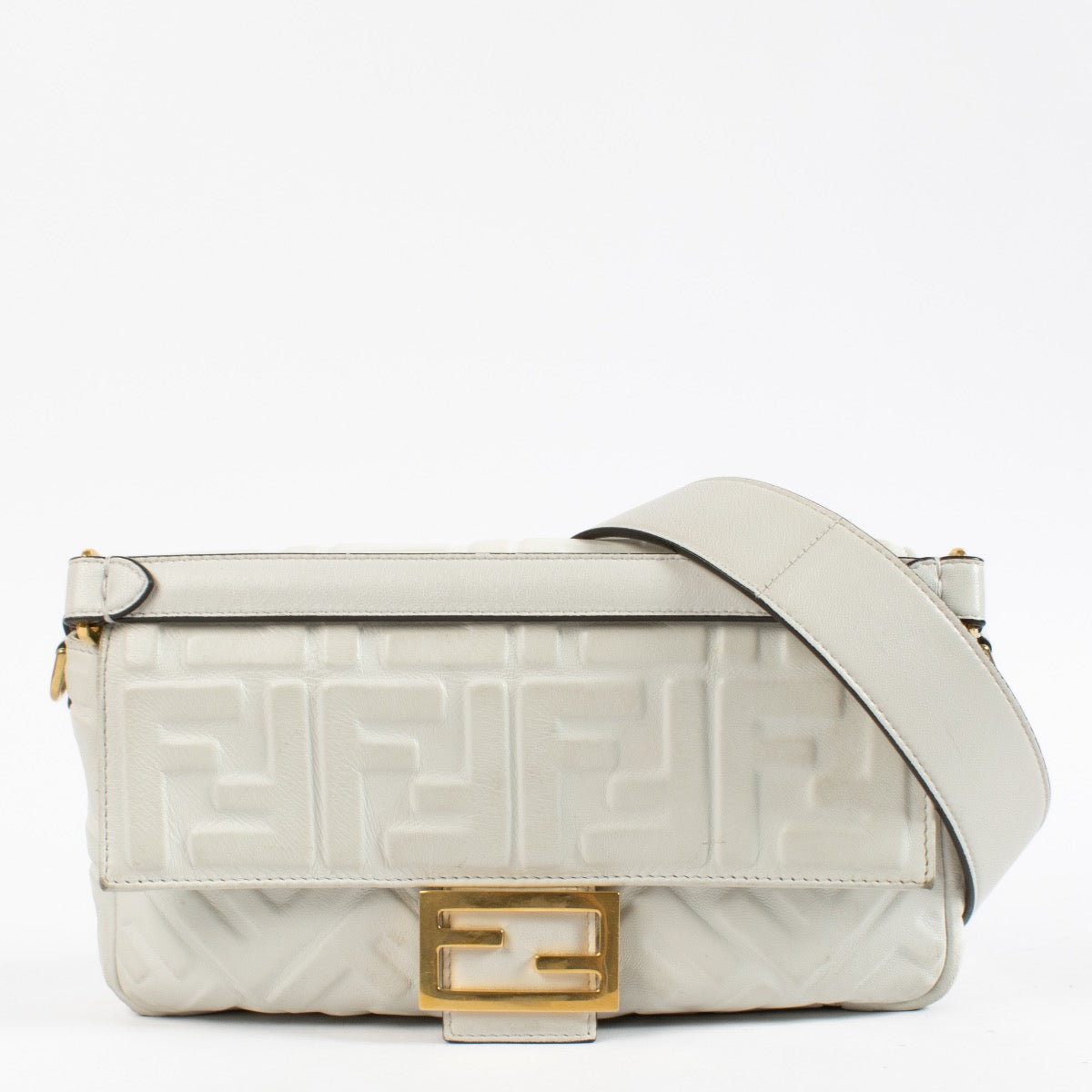 Shop 100% authentic secondhand Fendi White Baguette Top Handle Bag on Labellov.com