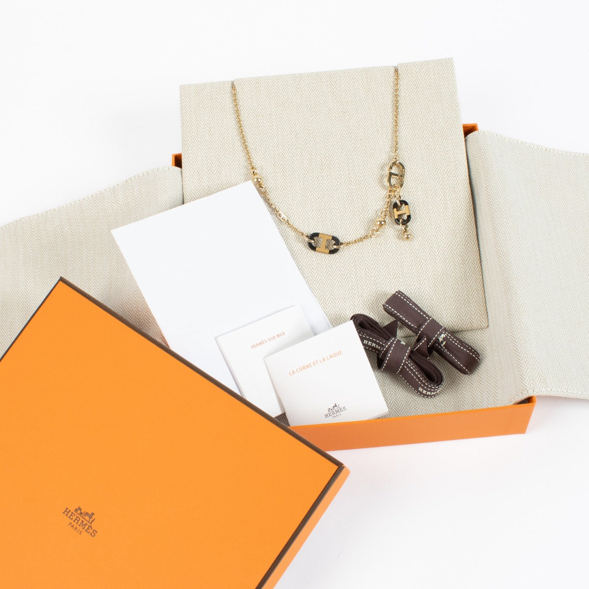 Shop Hermès Gold Sur Mer Necklace on Labellov.com