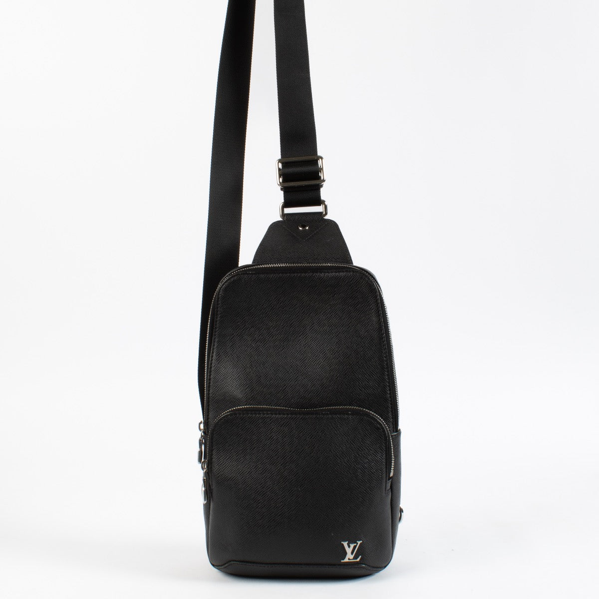Shop 100% authentic secondhand Louis Vuitton Black Taiga Avenue Sling Bag on Labellov.com