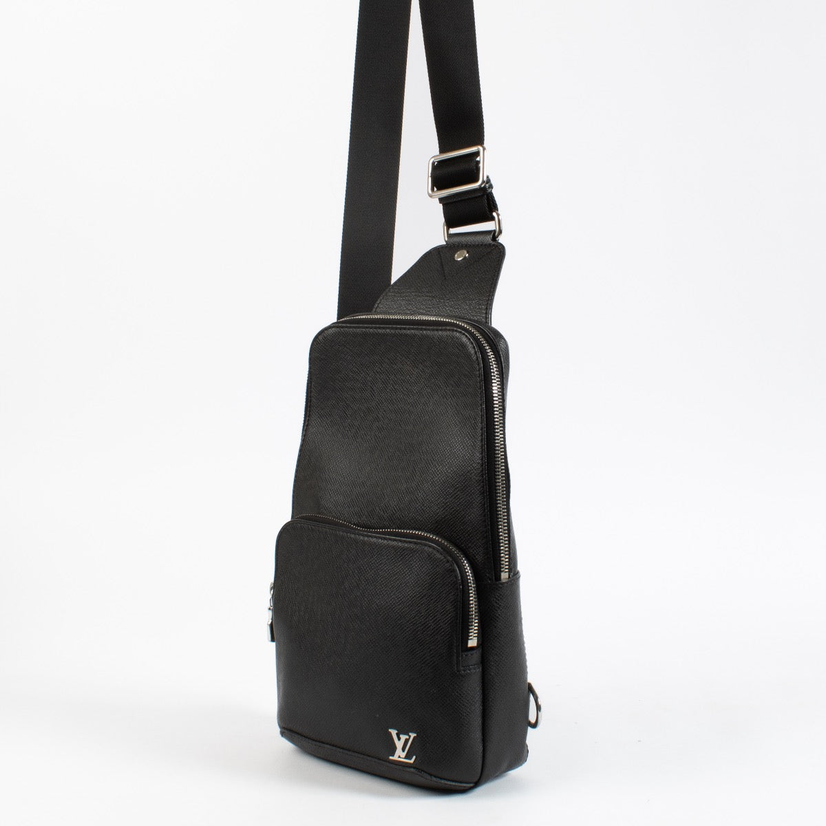 Shop 100% authentic secondhand Louis Vuitton Black Taiga Avenue Sling Bag on Labellov.com