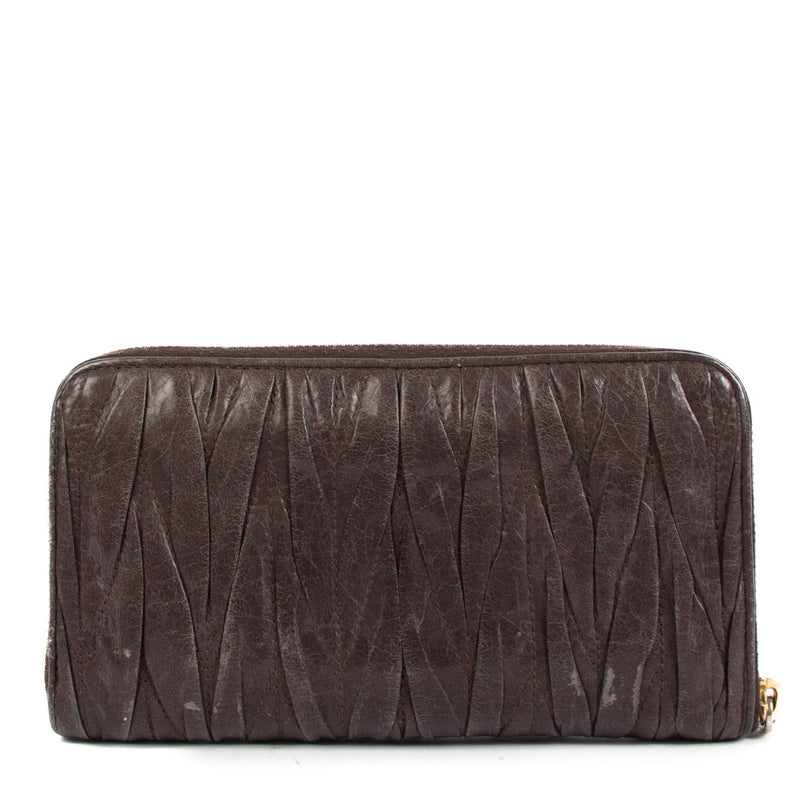 shop authentic second hand Miu Miu Brown Matelassé Wallet on Labellov.com