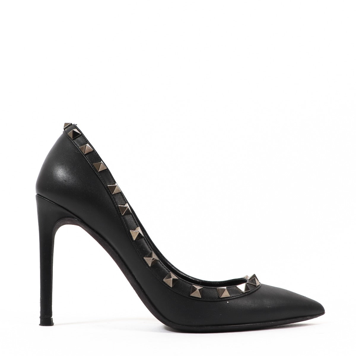 Valentino Garavani Black Grained Leather Rockstud Pumps