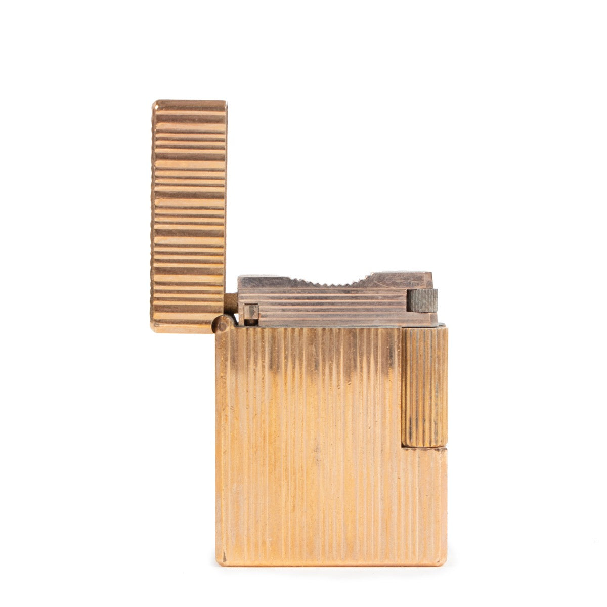 Shop safe online at Labellov in Antwerp this 100% authentic second hand S.T. Dupont Pale Gold Vintage Lighter