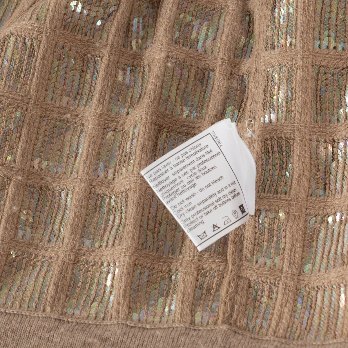 Shop safe online at Labellov in Antwerp this 100% authentic second hand Chanel Spring 2008 Gold Sequin Cashmere Cardigan - Size FR42