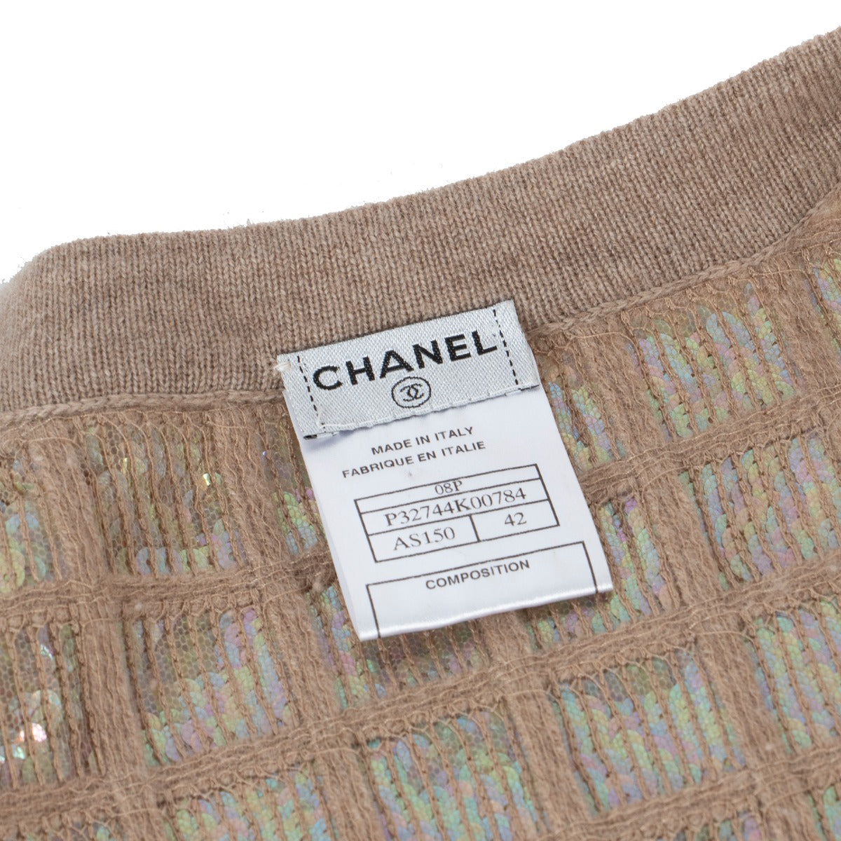 Shop safe online at Labellov in Antwerp this 100% authentic second hand Chanel Spring 2008 Gold Sequin Cashmere Cardigan - Size FR42