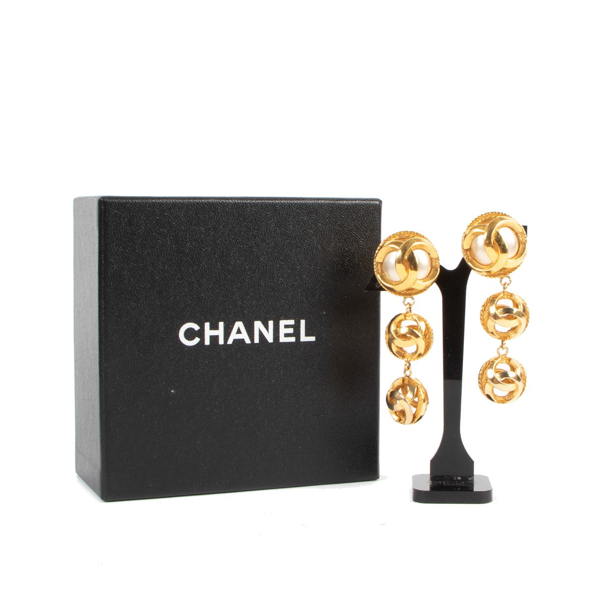 Chanel '80s Gold Pendant Clip-On Earrings