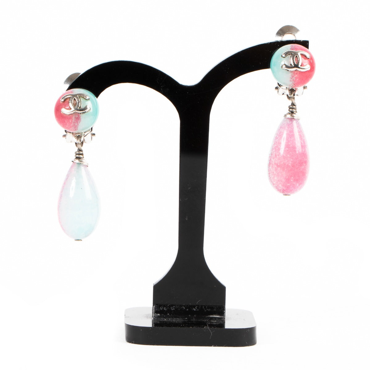 Buy online authentic second hand Chanel pink/blue CC clip-on earrings in very good condition at Labellov in Antwerp.