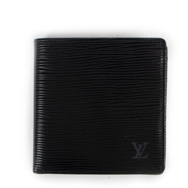 Shop safe online at Labellov in Antwerp this 100% authentic second hand Louis Vuitton Black Epi Leather Flap Wallet