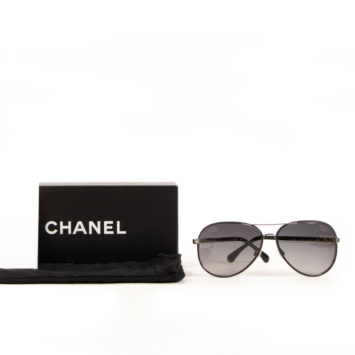 Chanel Black Aviator 4219 Sunglasses aan de beste prijs bij Labellov tweedehands luxe in Antwerpen