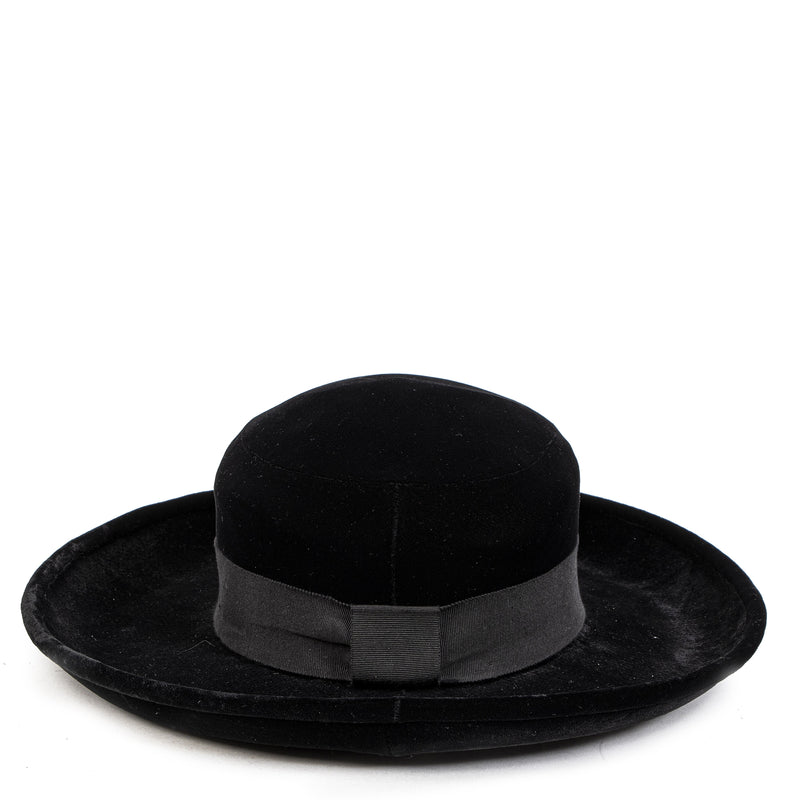 Authentieke Tweedehands Chanel Black Velvet Fedora juiste prijs veilig online shoppen luxe merken webshop winkelen Antwerpen België mode fashion