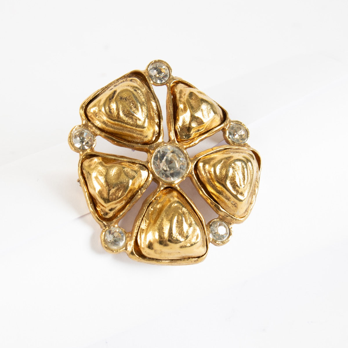Authentic Second Hand Chanel Gold Vintage Brooch on Labellov.com