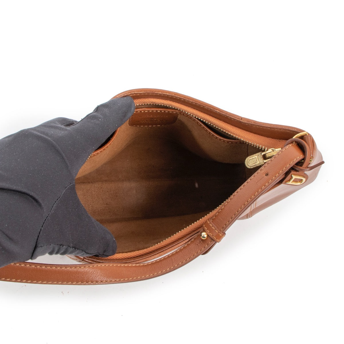Shop safe online at Labellov in Antwerp this 100% authentic second hand Delvaux Camel Leather Désir Shoulder Bag