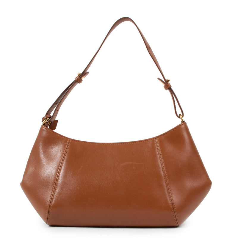 Shop safe online at Labellov in Antwerp this 100% authentic second hand Delvaux Camel Leather Désir Shoulder Bag