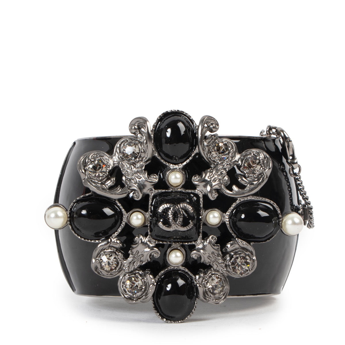 Buy an authentic second hand Chanel Vintage Black Manchette Rhinestones Bracelet in very good condition at Labellov