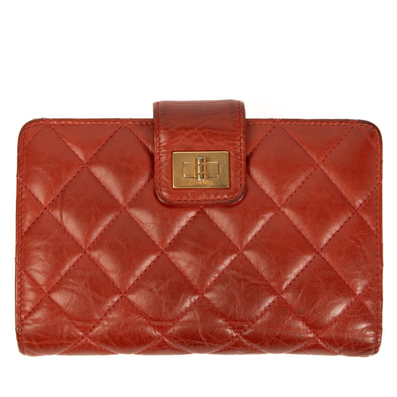 Shop 100% authentic second-hand Chanel Red Quilted 2.55 Wallet on Labellov.com