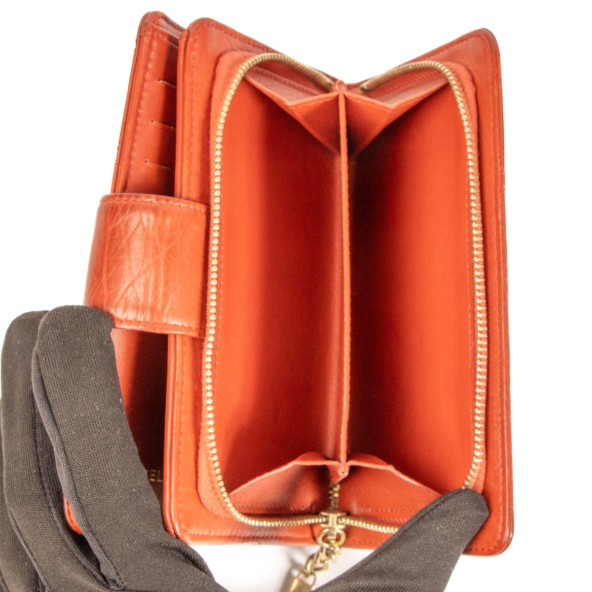Shop 100% authentic second-hand Chanel Red Quilted 2.55 Wallet on Labellov.com