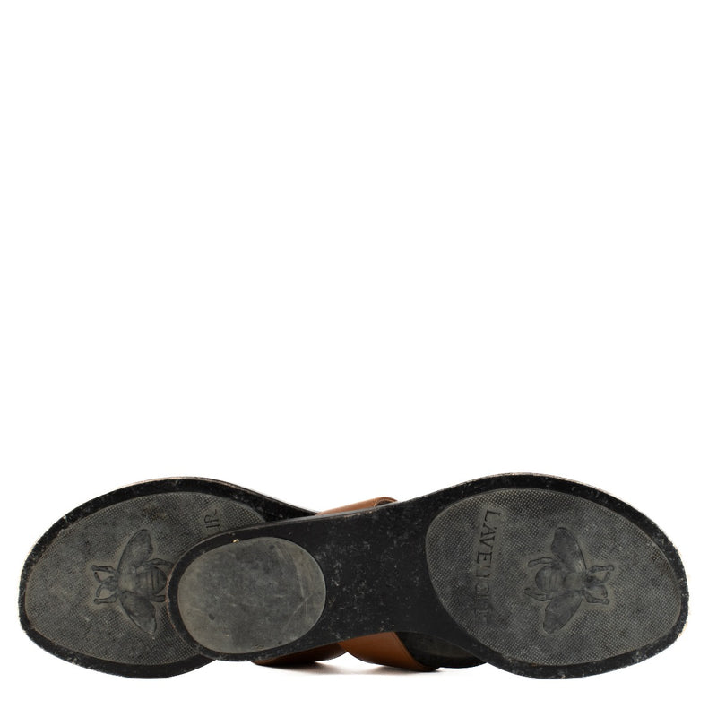 Shop safe online at Labellov in Antwerp, Brussels and Knokke this 100% authentic second hand Gucci Brown GG Marmont Thong Sandals - Size 37
