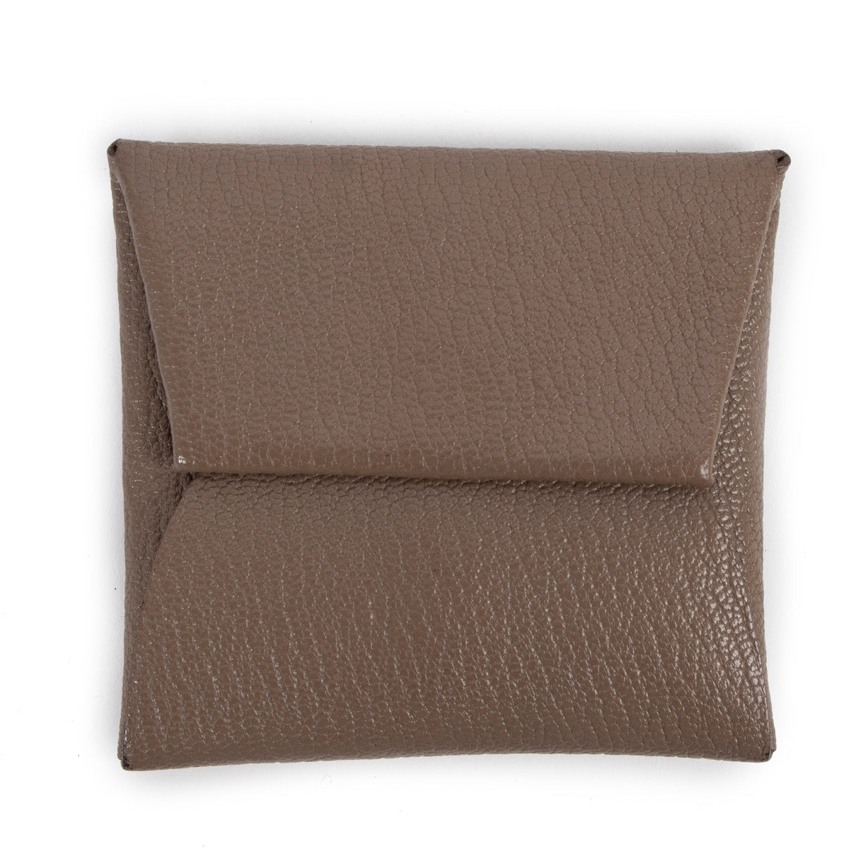 Shop safe online at Labellov in Antwerp this 100% authentic second hand Hermès Etoupe Epsom Calfskin Bastia Coin Purse