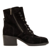 Shop safe online at Labellov in Antwerp, Brussels and Knokke these 100% authentic second hand Chanel Black Nubuck Ankle Boots - size 38