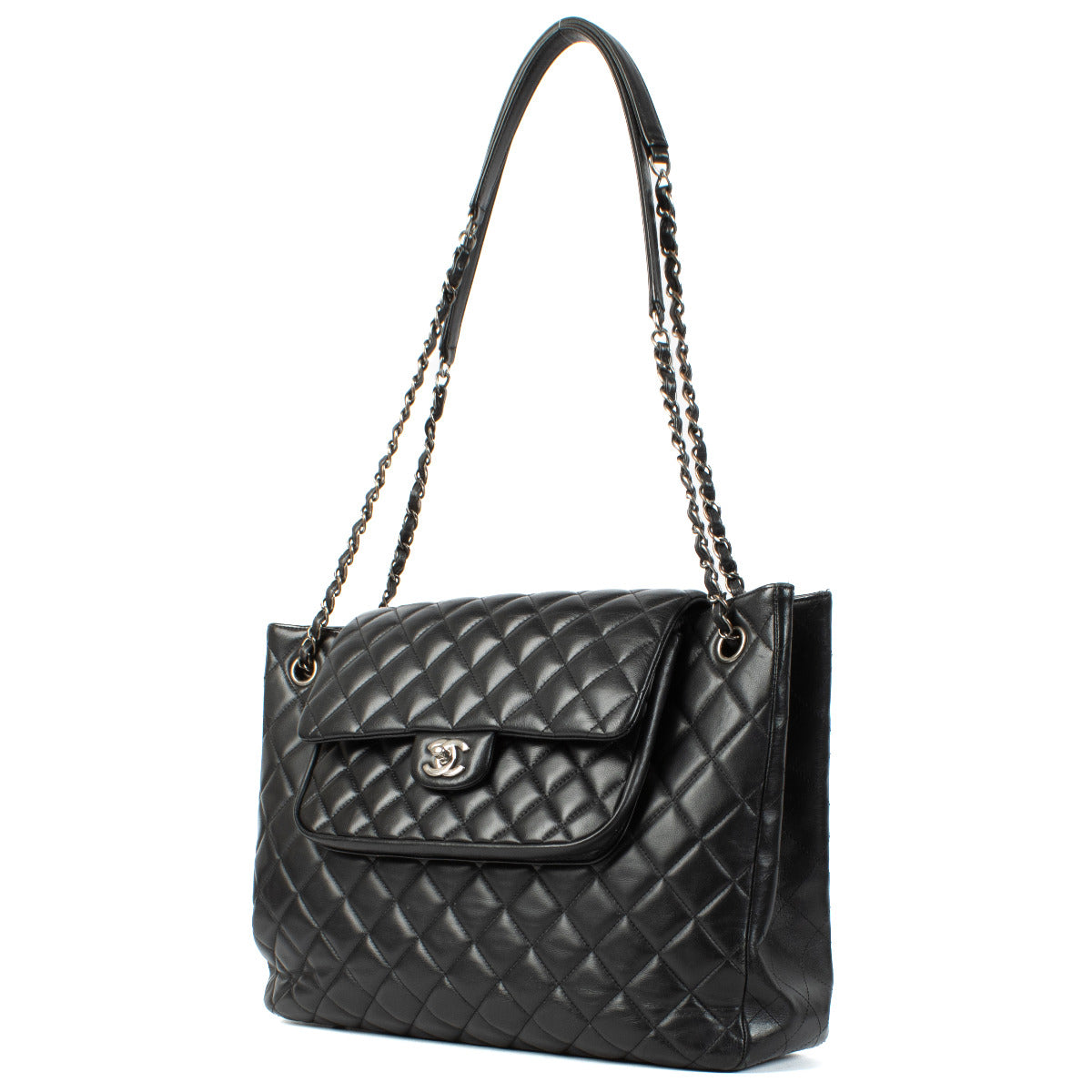 Sac cabas Chanel 15A Paris-Salzburg en agneau noir à poche frontale à rabat