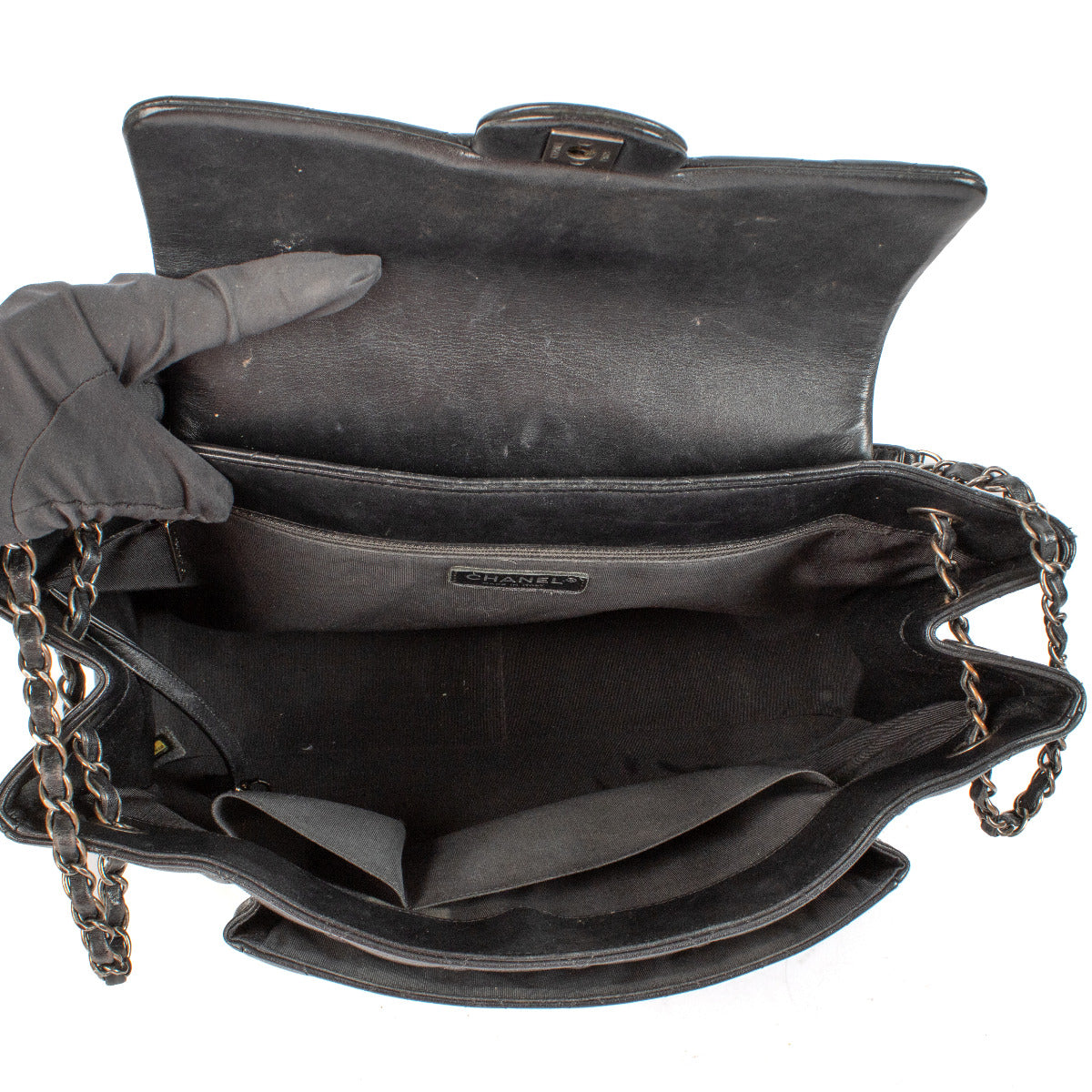 Sac cabas Chanel 15A Paris-Salzburg en agneau noir à poche frontale à rabat