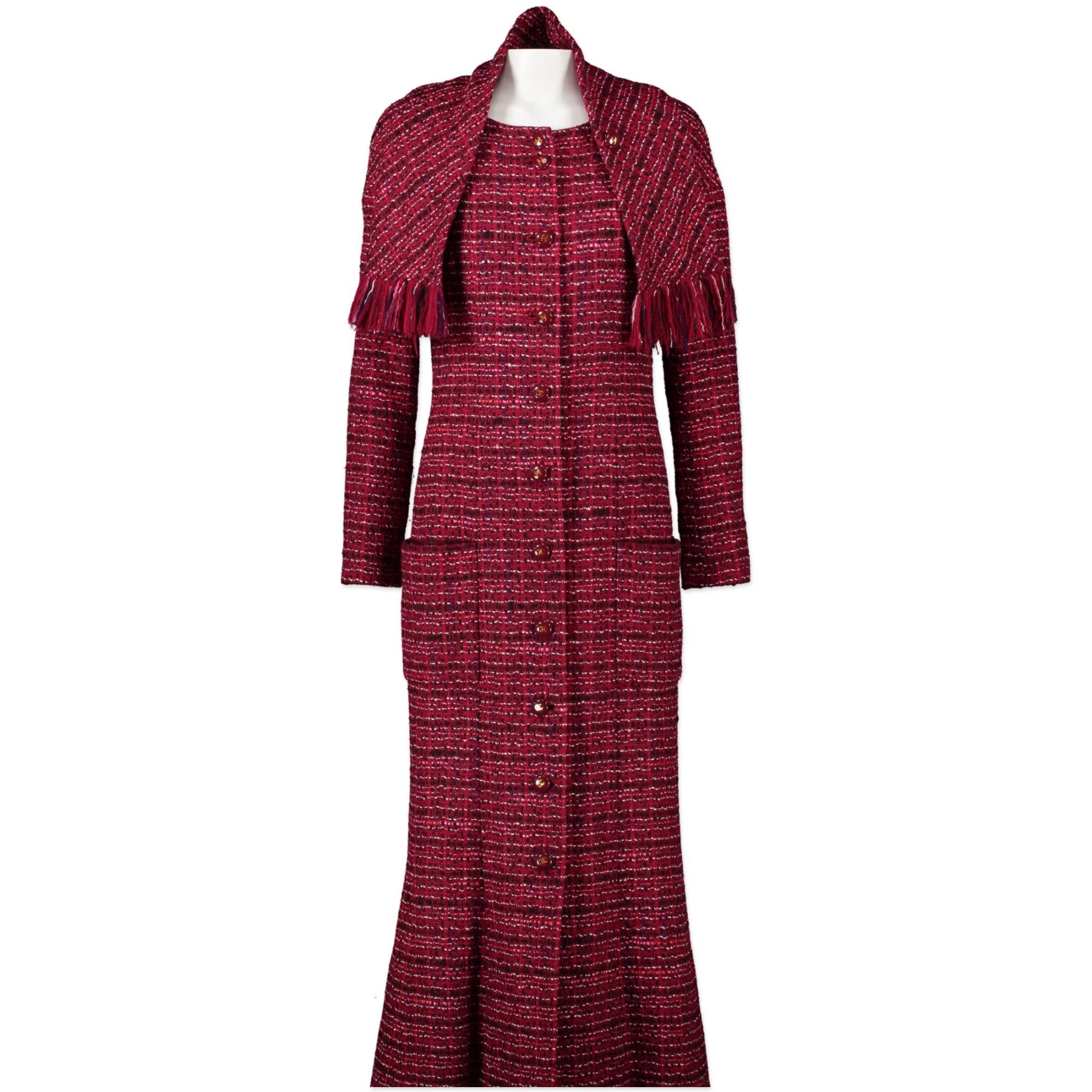Buy this authentic second-hand vintage Chanel Long Red Bouclé Jacket at online webshop LabelLOV. Safe and secure shopping. Koop deze authentieke tweedehands vintage Chanel Long Red Bouclé Jacket bij online webshop LabelLOV.