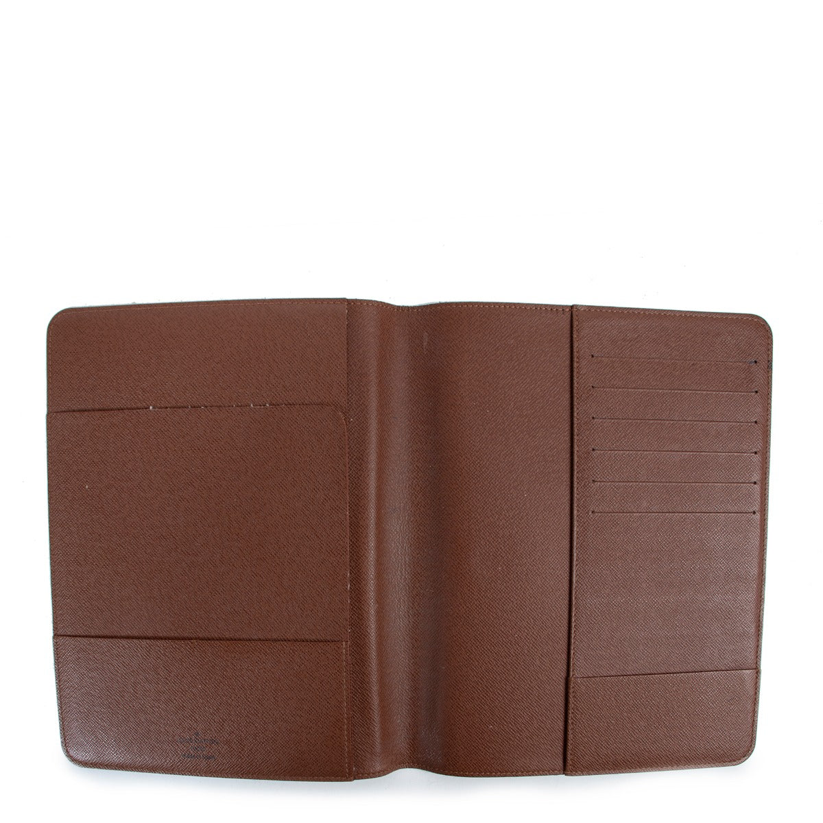Get this Louis Vuitton Monogram Canvas Desk Agenda Cover at Labellov to keep your work-life organised. Buy and sell your designer items at Labellov with excellent service