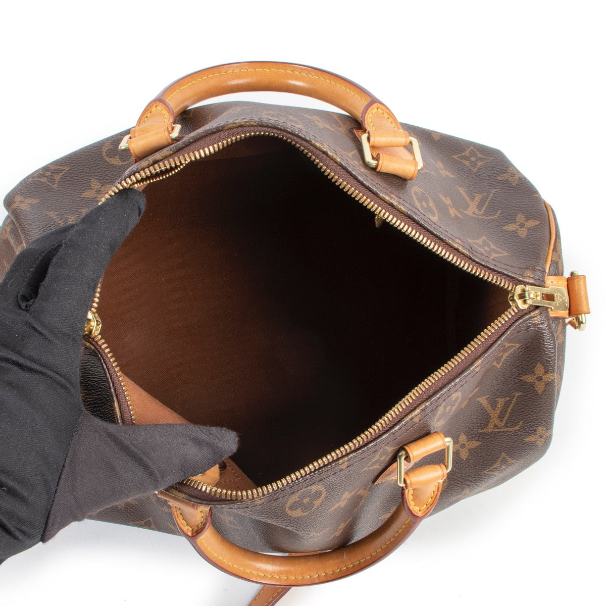 Shop safe online 100% authentic second hand Louis Vuitton Monogram Speedy 30 Crossbody Bag at the right price at Labellov in Antwerp.